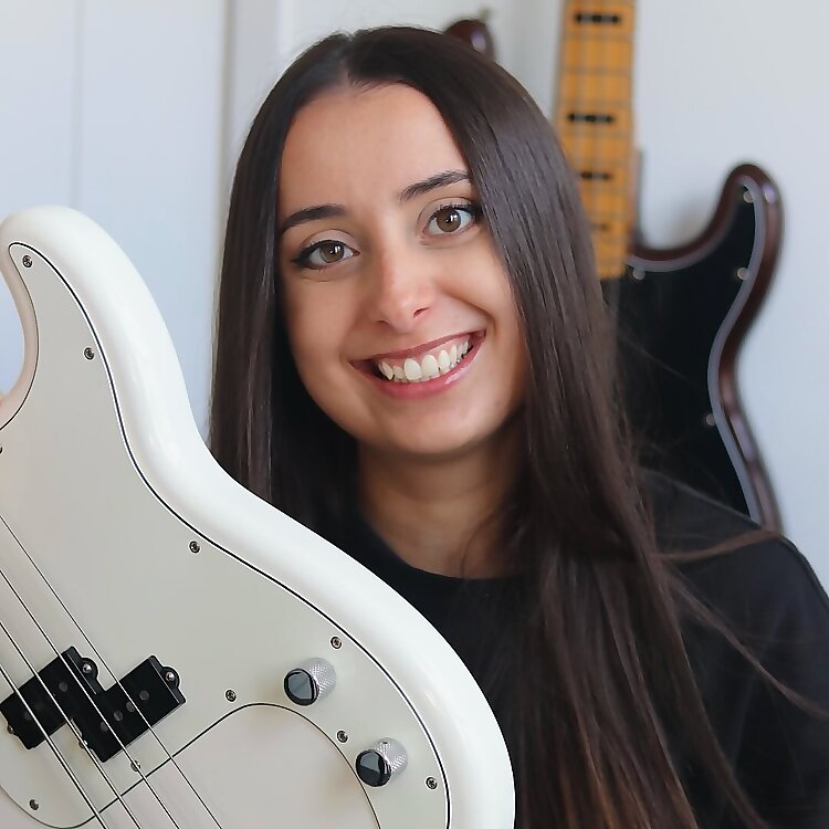 Leyla Sneary