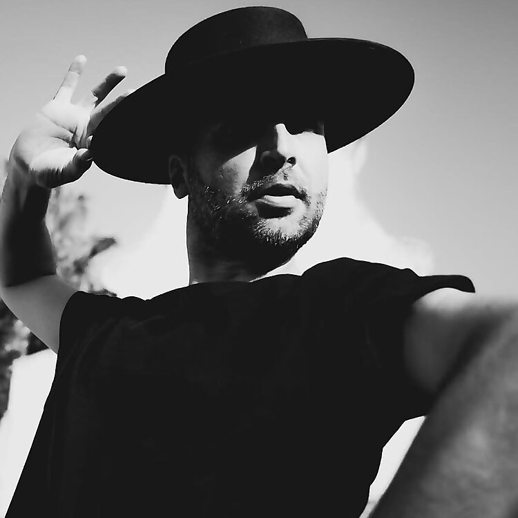 Marco Flores
