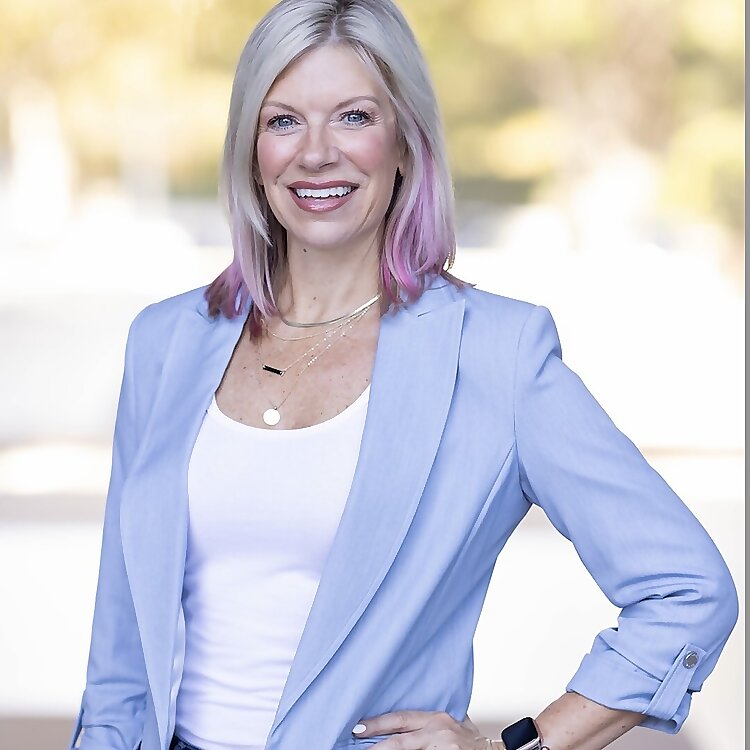 Julie Seal-Gaustad