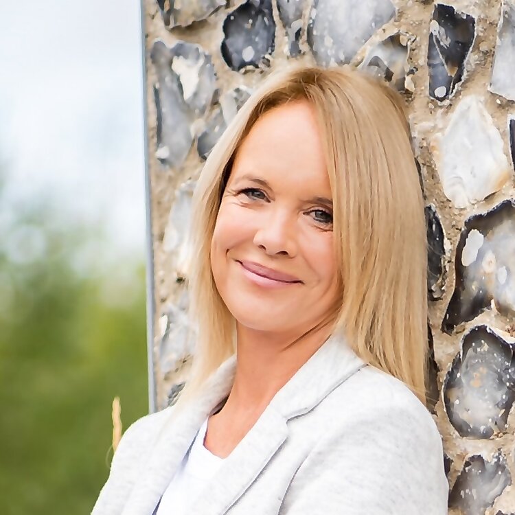Dr Rachel Jones