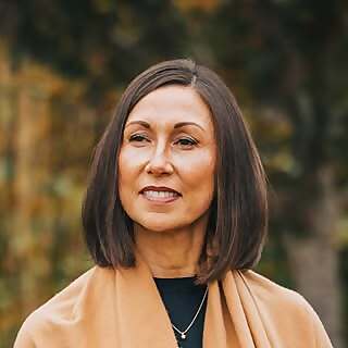 Dr-Emma Ping