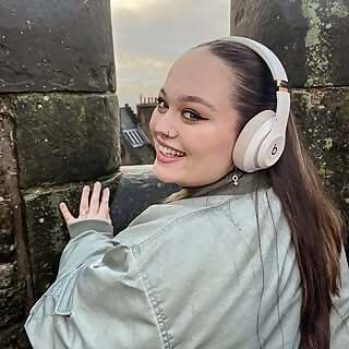 Holly Olivia