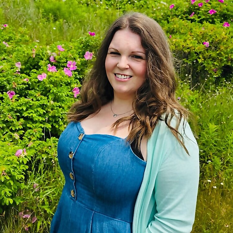 Laura Dill