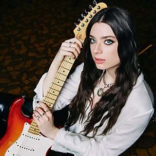 Tash Wolf 