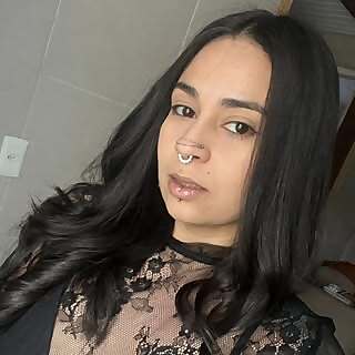 Adrielly de Mello