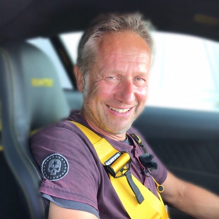 Niki Schelle
