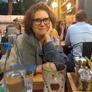 Stephanie L Franks