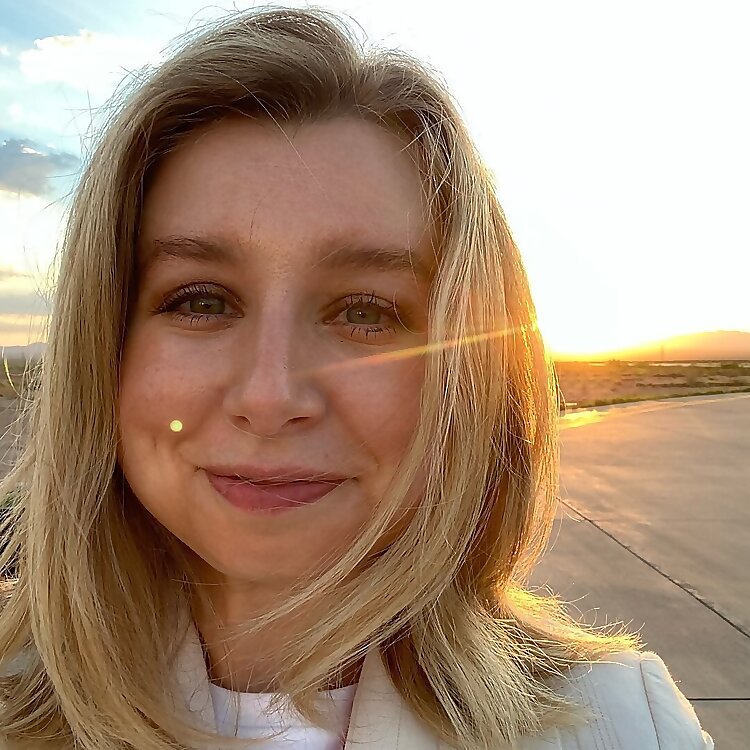 Macaela Mackenzie