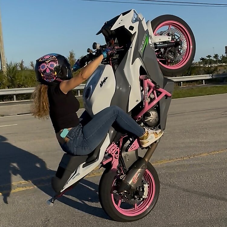 Kayla Mzgsxr