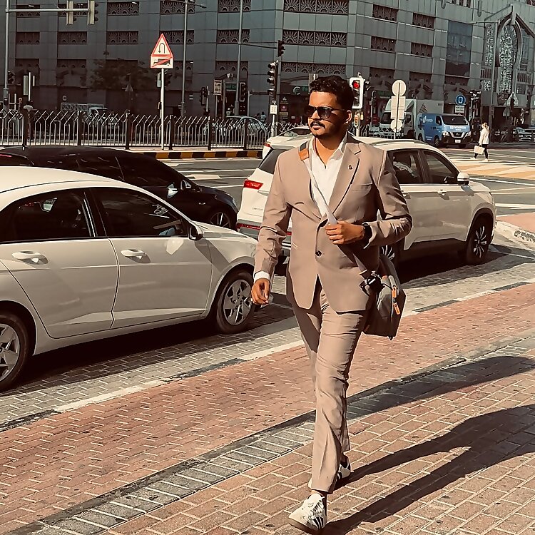 Naveen Manik