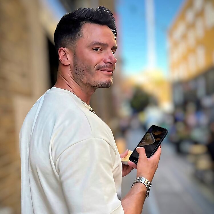 Tom