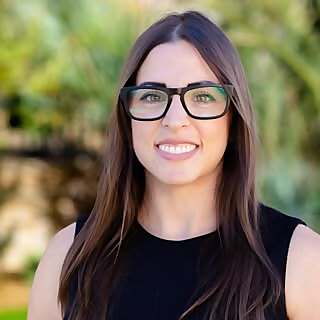 Carolyne B Salazar