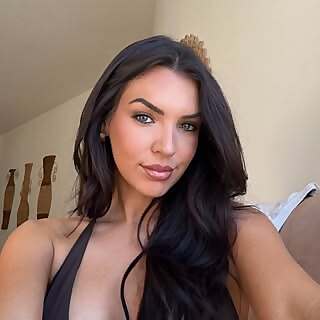 Davia Esther