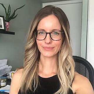 Dr Laura Belus