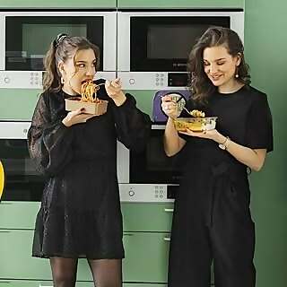 EMMA & AMELIA