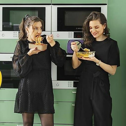 EMMA & AMELIA