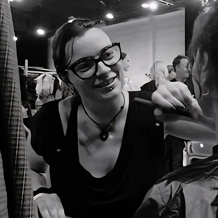 Carlotta Devinia