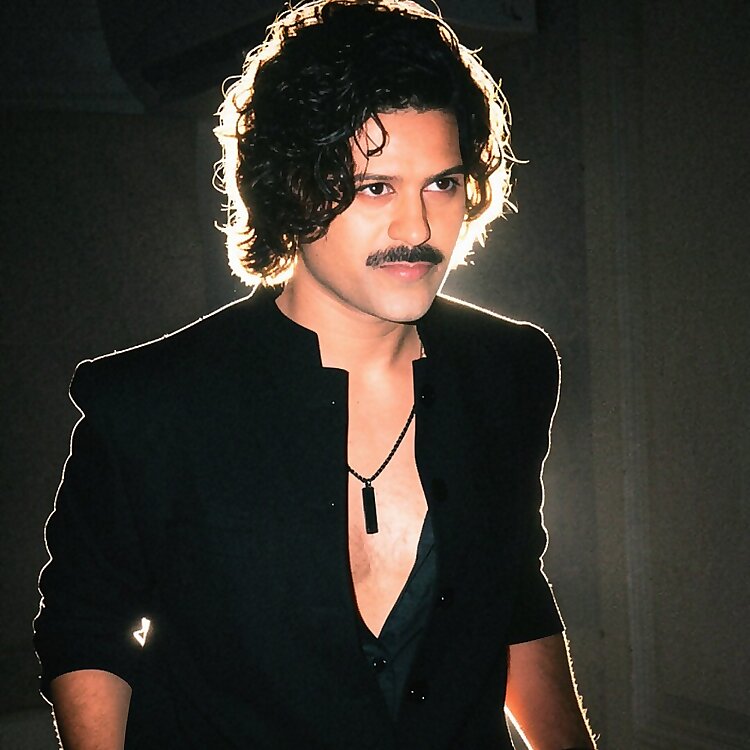 VIVEK CHACHERE