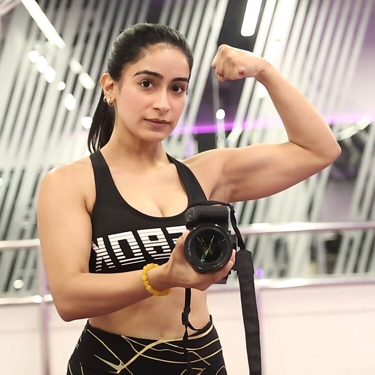 Khushboo Bhola