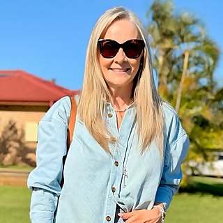 Karen Suzanne 
