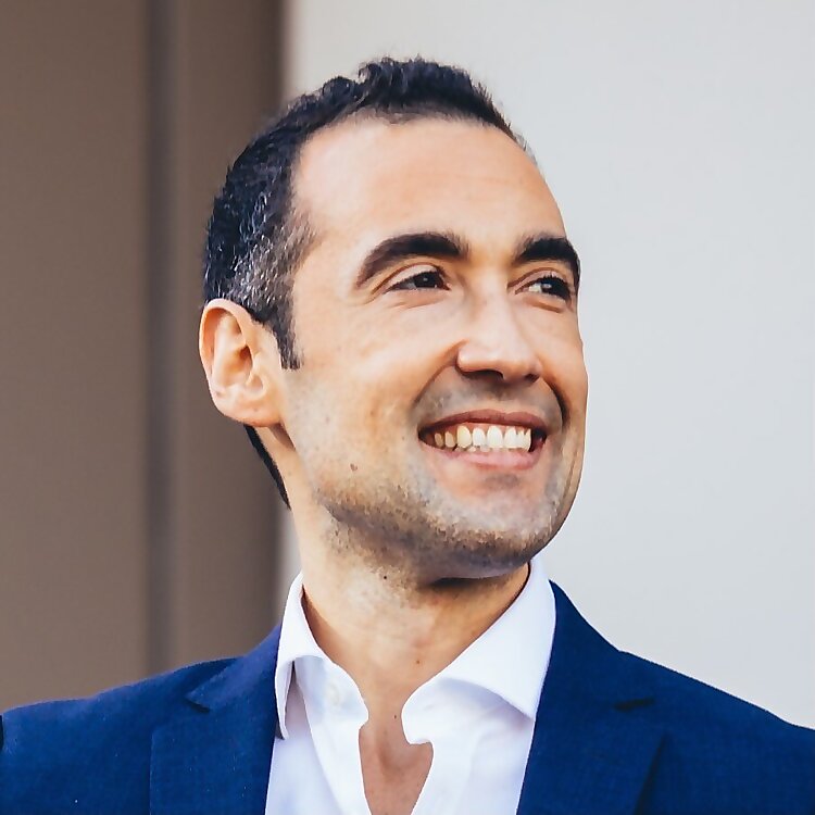 Peter Vila