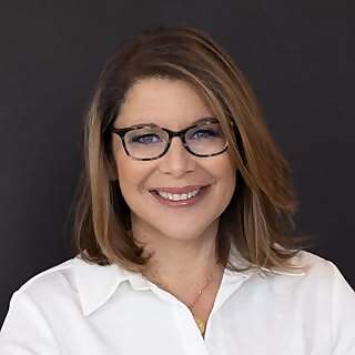Lynda Cohen Loigman
