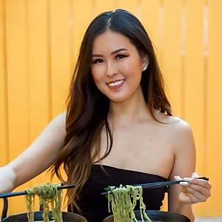 Esther Huang 
