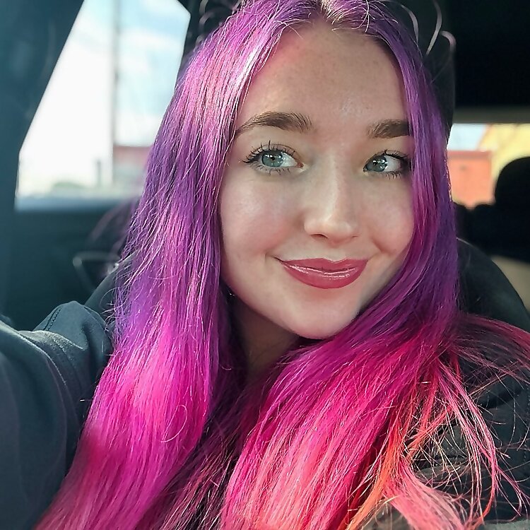 Julia Holt 