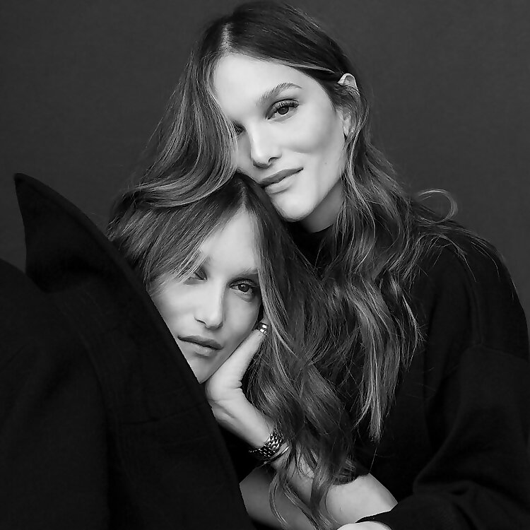 Amelia & Elisa