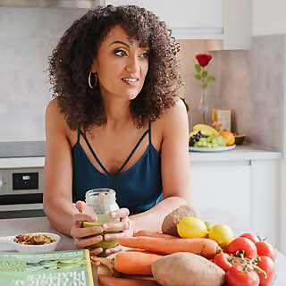 Ms Simone Venner