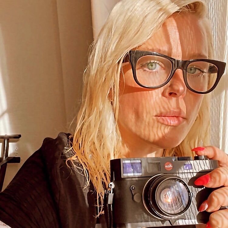 Amanda De Cadenet