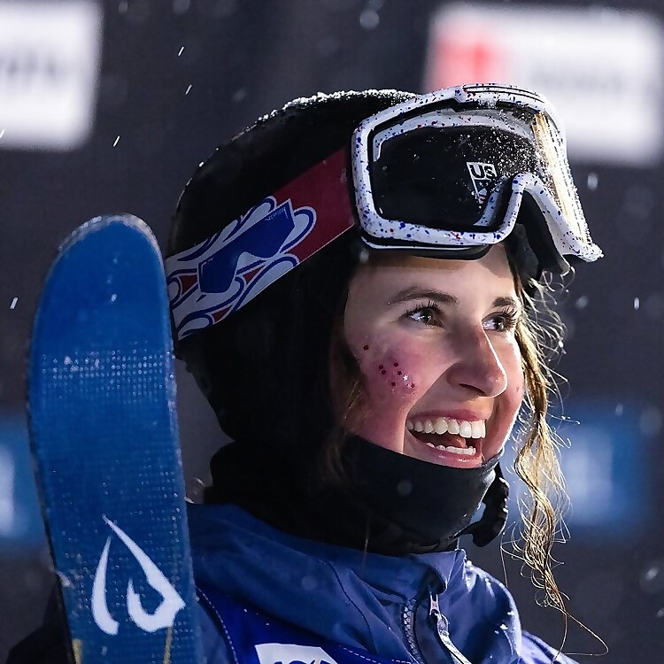 Alli Macuga