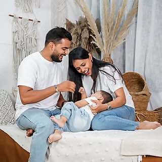 Aashutosh & Anuradha 