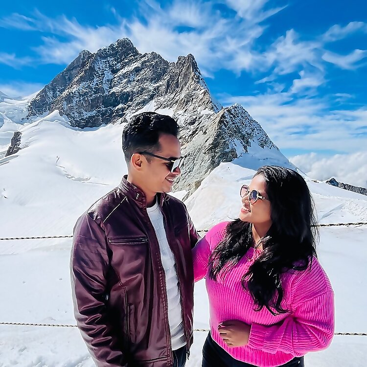 Roshan & Janhavi 