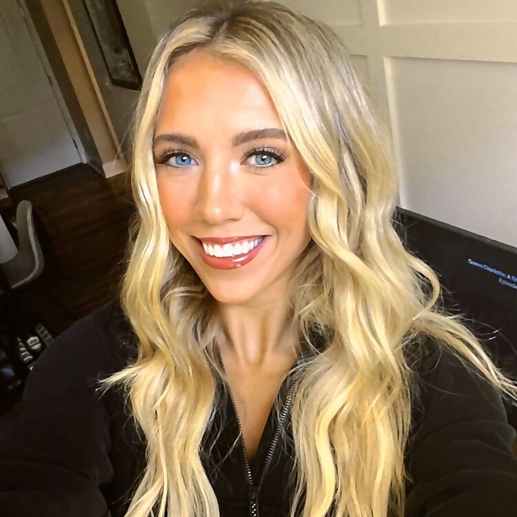 Lexie Hull