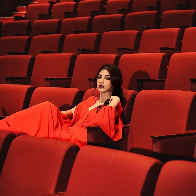 Kinza Hashmi
