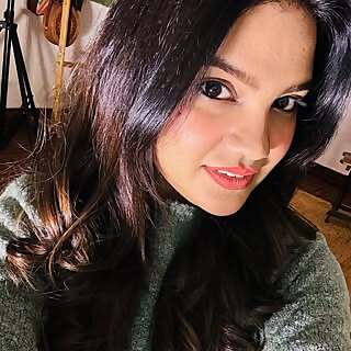 Saba Naaz
