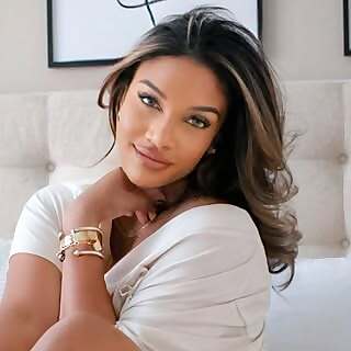 Adriana Lately Lately 