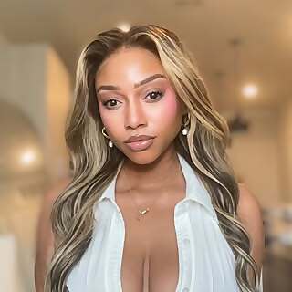 Nicole 