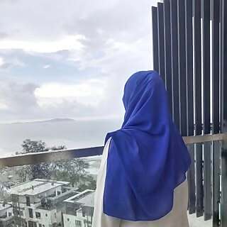 Lily Nurin
