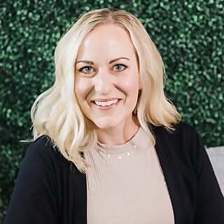 Dr. Ashley Pfaff 