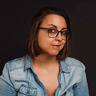 Kat Shoulders