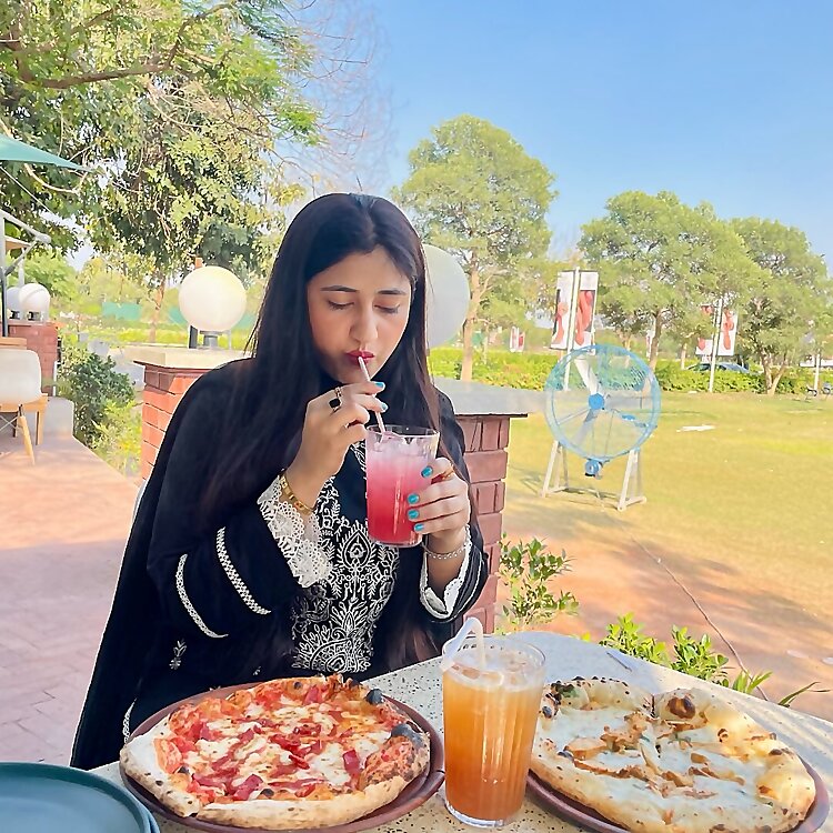 Amna