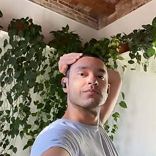 André