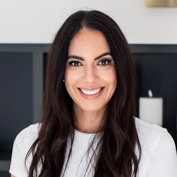 Nicolette Saenz