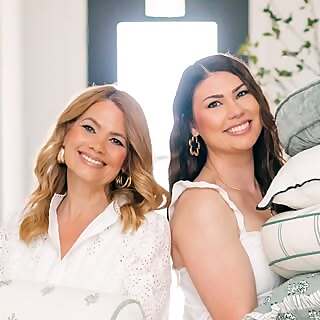 Elizabeth Novoa & Alexa Mason