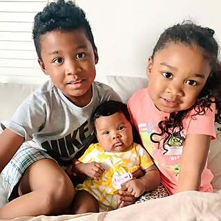 Noah. Nemi. Nava