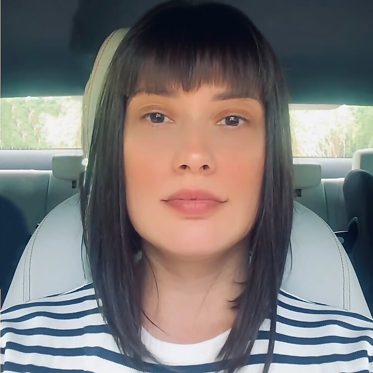 Suzan Valois