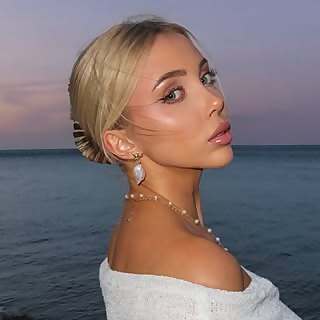 Alyona Veklenko 
