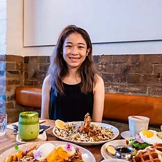 Happilee Munching